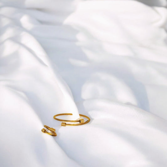 Stylish Design Gold Coated Bracelet & Ring