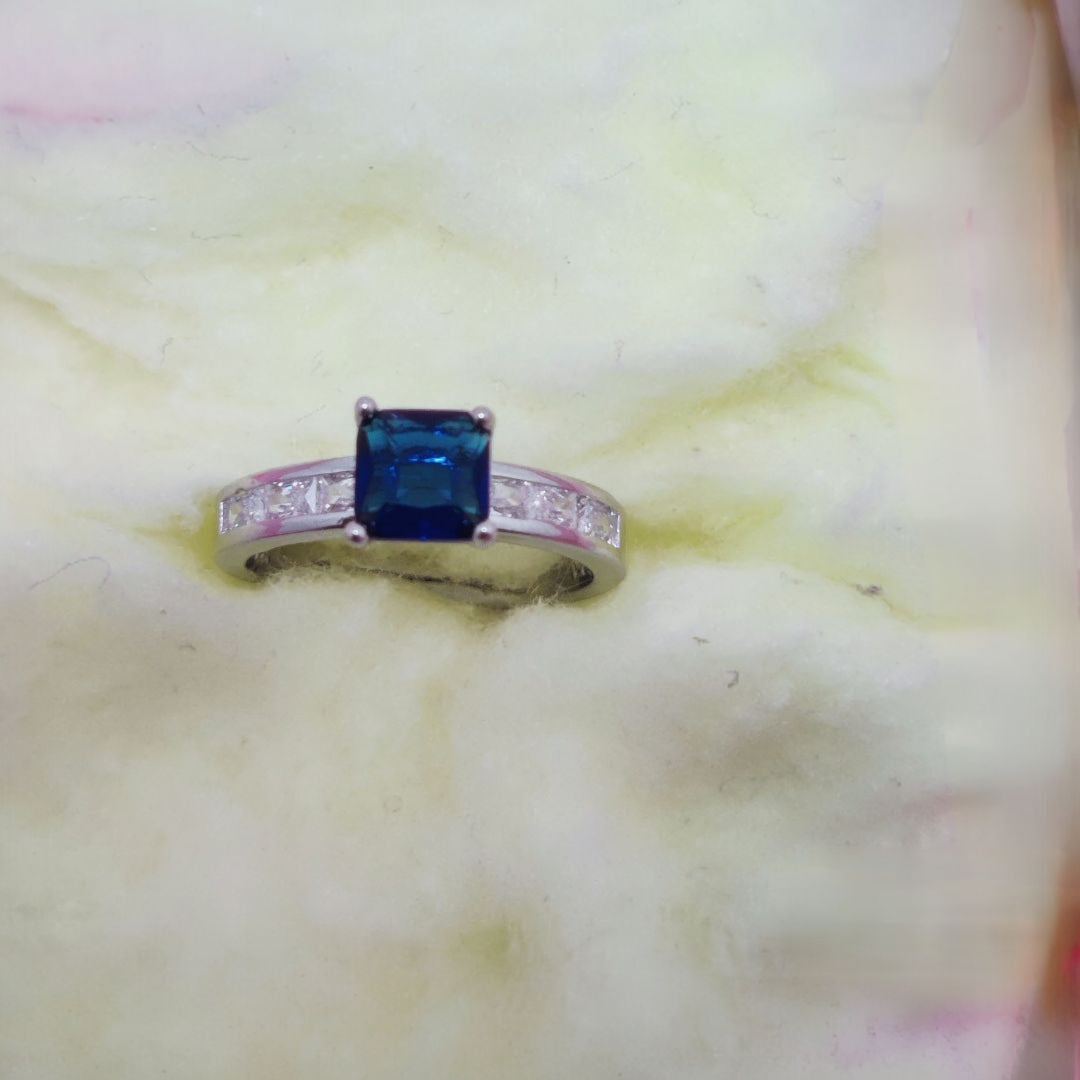 Beautiful Design Silver Plated Zircon Stone Ring