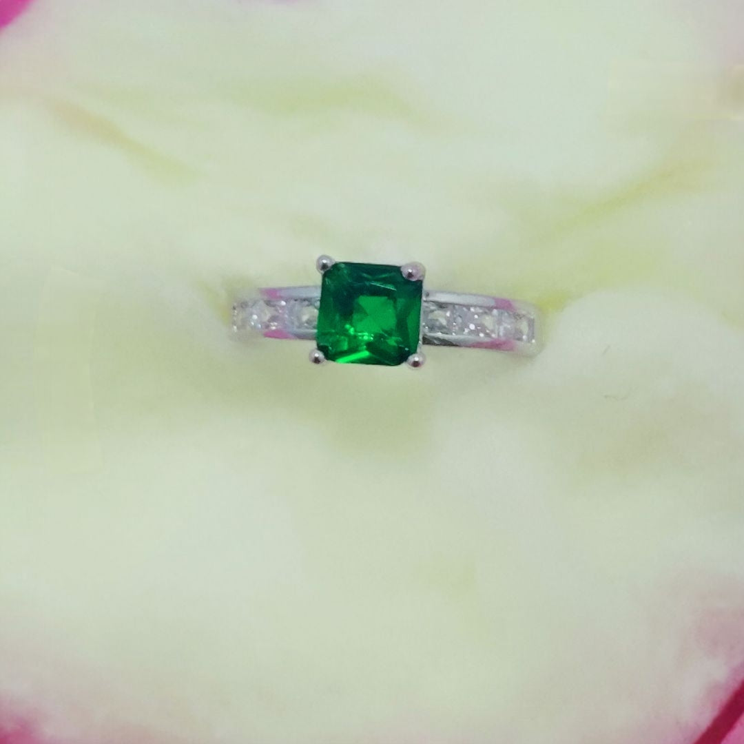 Beautiful Design Silver Plated Zircon Stone Ring