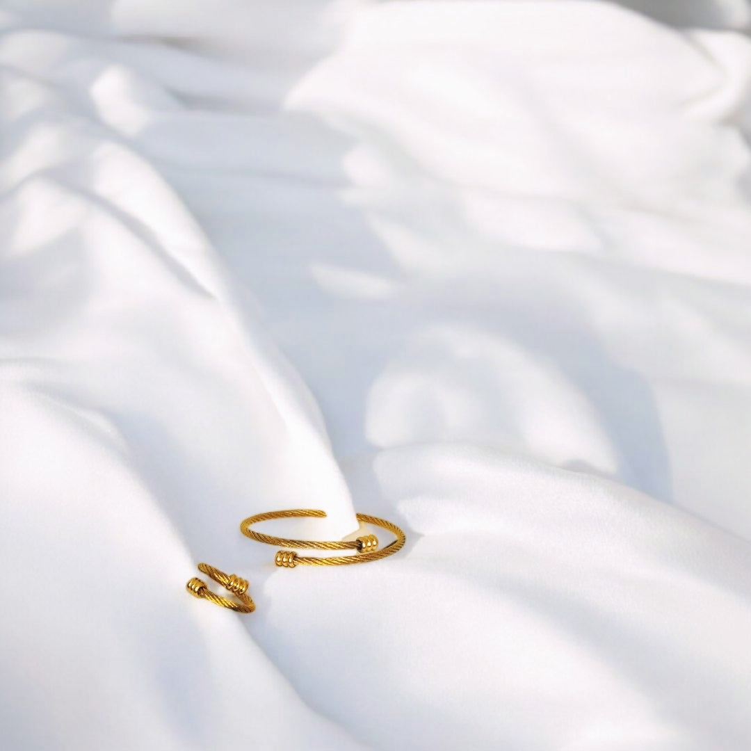 Stylish Design Gold Coated Bracelet & Ring
